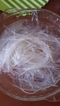 美味的蒜蓉蒸扇贝做法图解4)