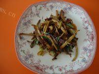 绿色食物干煸茶树菇