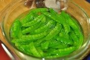 色味俱全的蚝油荷兰豆做法图解3)