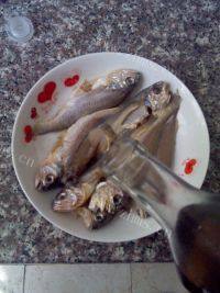 常吃不腻的炸黄花鱼做法图解2)