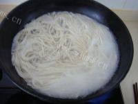 常吃不腻的红烧牛肉面做法图解5)