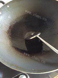 好吃的姜葱炒大闸蟹做法图解3)