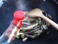 让人怀念的酱烧茄子做法图解6)