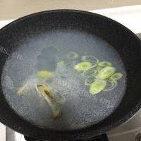 美味的蛤蜊疙瘩汤的做法图解六