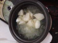 美味的雪梨银耳红枣汤做法图解4)