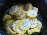 外婆教我做排骨炖玉米的做法图解四
