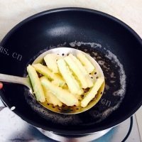 清淡西葫芦天妇罗做法图解8)