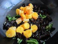 家常日本豆腐烧青椒木耳做法图解10)