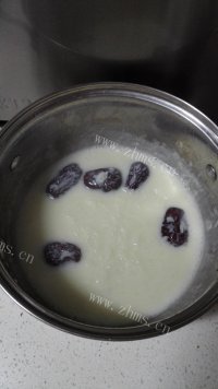 美味的豆浆冰糖粥做法图解3)