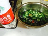 家常菜凉拌秋葵做法图解6)