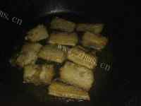 美味的煎刀鱼做法图解4)