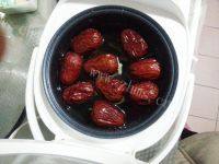自制红枣桂圆姜茶做法图解3)