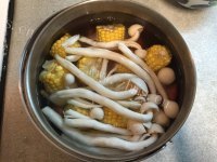 美味的玉米萝卜汤做法图解6)