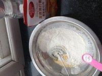 常吃不腻的戚风蛋糕做法图解6)
