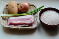 美味的培根土豆焖饭做法图解1)
