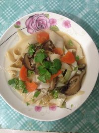 早餐香菇刀削面做法图解7)