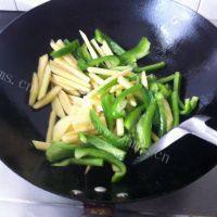 家常菜青椒土豆丝做法图解3)