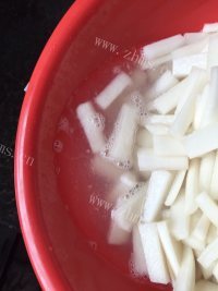 泡萝卜条做法图解4)