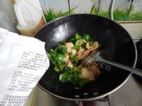 喷香菜椒炒鱼片做法图解13)