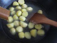 美味的咖喱土豆做法图解4)