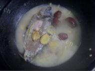 美味的红枣鲫鱼汤的做法图解八