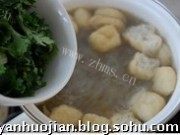 美味的油豆腐粉丝牛腩汤
