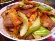家常菜白菜豆干炒腊肉