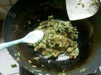 味道不错的香椿煎蛋做法图解8)