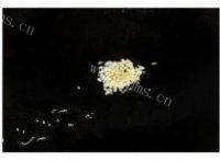 自制香煎芋头糕做法图解2)