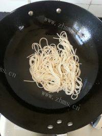 自己做的青椒肉丝炒面做法图解7)