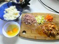美味韩式辣白菜炒饭做法图解2)