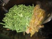 美味的豇豆炒土豆丝做法图解7)
