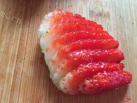 可爱的草莓章鱼宝宝做法图解2)