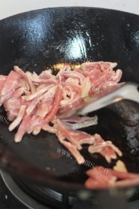 胡萝卜炒肉做法图解2)