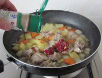 家常菜红酒烩牛肉做法图解9)