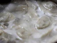 满口生香的荠菜饺子做法图解11)
