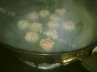 家常自制小白菜丸子汤做法图解4)