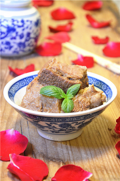 家常卤牛腩