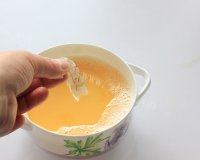 美味的鲜虾蒸水蛋做法图解7)