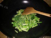 美美厨房之芹菜炒豆皮做法图解2)