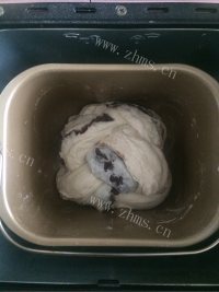 营养丰富的豆沙面包做法图解7)