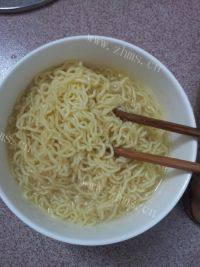 煮泡面自制做法图解6)