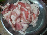 家有大厨之腐竹炒肉做法图解1)