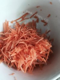 家常菜胡萝卜炒豆芽做法图解1)