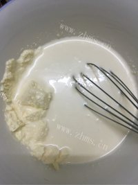 美味营养的轻乳酪蛋糕做法图解2)