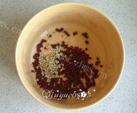 美味早餐红豆薏米粥做法图解3)