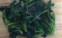 家常凉拌菠菜粉丝面筋做法图解5)