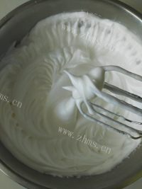 鲜美可口的戚风蛋糕做法图解9)