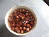 美味的冰糖莲子汤做法图解1)