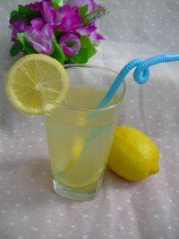 「家有大厨」蜂蜜柠檬茶